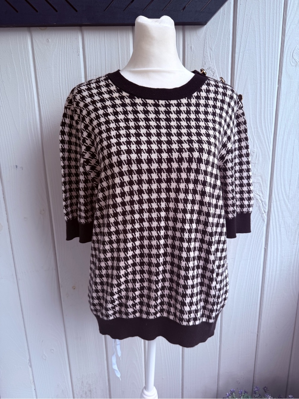 Ann Taylor Factory Black and Cream Houndstooth Short Sleeve Sweater